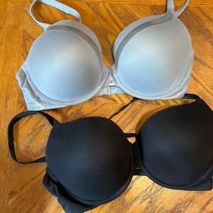 2 Victoria’s Secret Push-up Bras